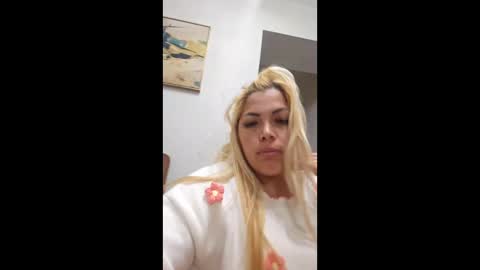 moreno2582 online show from 04/20/26, 05:43