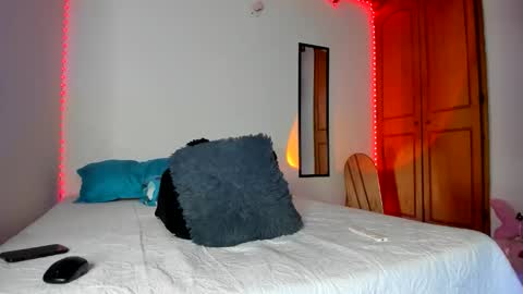 morenosiam online show from 12/17/25, 01:55