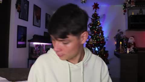 Snapshot of morgan_hiller chatting on 12/02/24, 10:45   online show from 12/02/24, 10:45