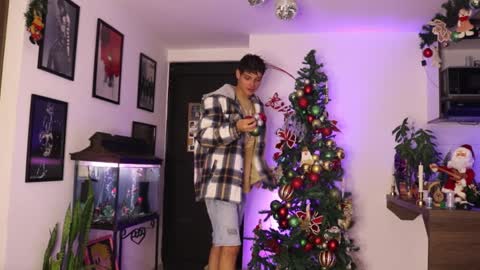 Snapshot of morgan_hiller chatting on 01/13/25, 12:51   online show from 01/13/25, 12:51