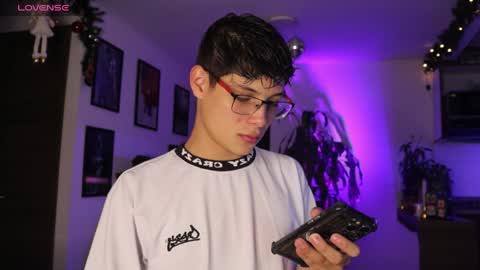 Snapshot of morgan_hiller chatting on 01/18/25, 01:30   online show from 01/18/25, 01:30