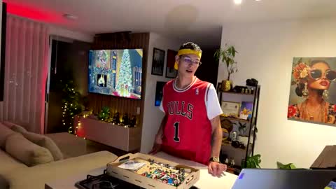   online show from 11/13/25, 01:15