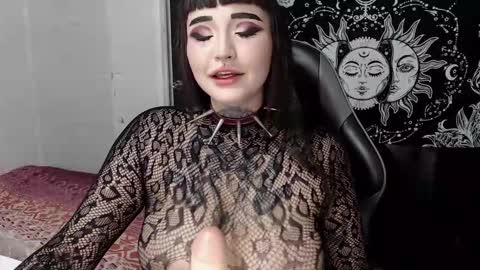 Morgan Moon online show from 11/12/25, 04:40