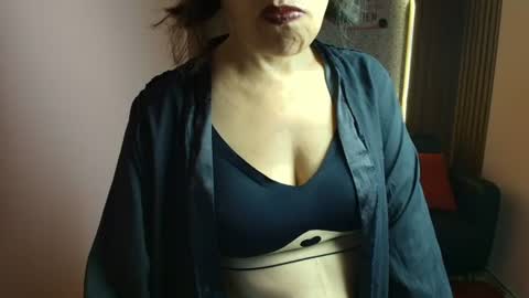 Snapshot of moriahstorm chatting on 07/13/26, 01:47 Moriah online show from 07/13/26, 01:47