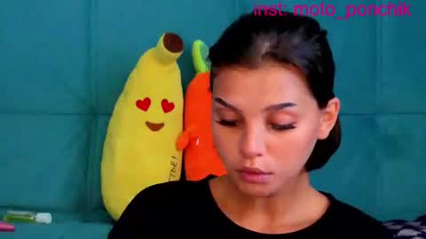 Snapshot of moto_ponchik chatting on 07/15/26, 05:23 Kris online show from 07/15/26, 05:23