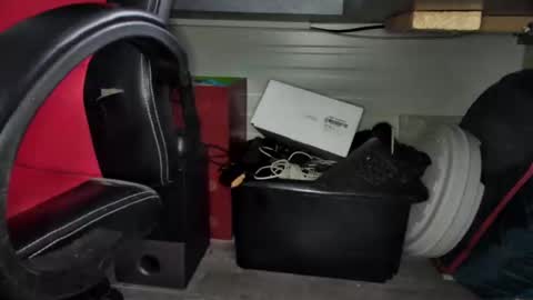 Snapshot of mouillelenos chatting on 03/11/25, 07:26 CamO online show from 03/11/25, 07:26