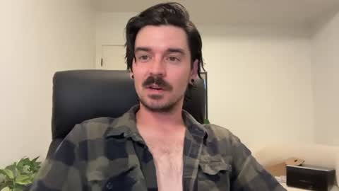 Snapshot of moustachematt chatting on 06/25/26, 03:50 moustachematt online show from 06/25/26, 03:50