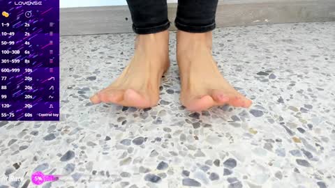 moxa hot online show from 12/21/24, 02:37