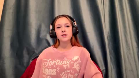 Snapshot of mozelleberendt chatting on 10/27/25, 02:21 Jenny online show from 10/27/25, 02:21