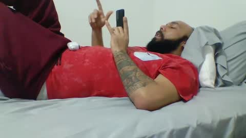 Mr8 online show from 01/12/25, 05:24