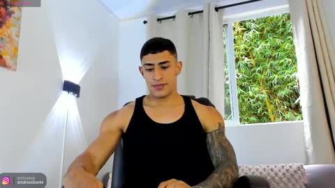 Snapshot of mr_adrian_ chatting on 04/13/26, 05:40 online show from 04/13/26, 05:40