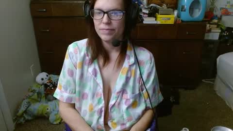 Mr and Mrs Dragon online show from 02/13/25, 05:44