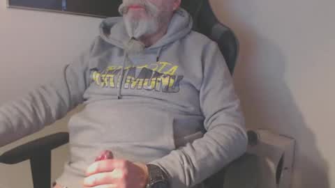 mr_boombastic2021 online show from 12/07/24, 10:56