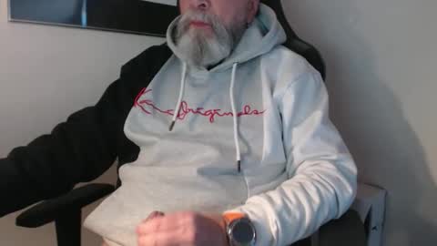 mr_boombastic2021 online show from 11/21/25, 11:20