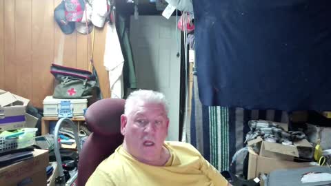 mr_canoe_licker_69 online show from 12/04/24, 08:29