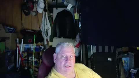 mr_canoe_licker_69 online show from 12/29/24, 08:15