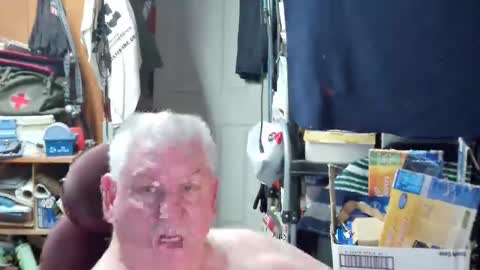 mr_canoe_licker_69 online show from 02/04/25, 07:33