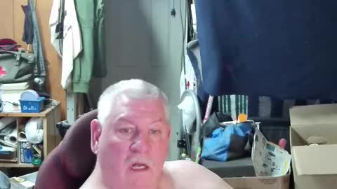 mr_canoe_licker_69 online show from 02/26/25, 07:27