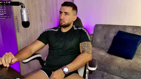 Snapshot of mr_david_cox chatting on 02/13/25, 01:37 David online show from 02/13/25, 01:37