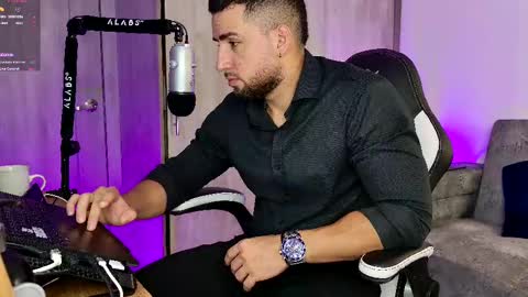 Snapshot of mr_david_cox chatting on 02/16/25, 12:41 David online show from 02/16/25, 12:41