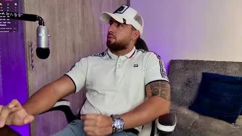 Snapshot of mr_david_cox chatting on 02/20/25, 10:59 David online show from 02/20/25, 10:59