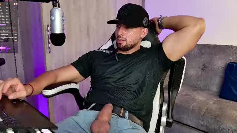 Snapshot of mr_david_cox chatting on 02/22/25, 04:07 David online show from 02/22/25, 04:07