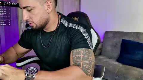 Snapshot of mr_david_cox chatting on 02/23/25, 03:45 David online show from 02/23/25, 03:45