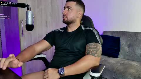 Snapshot of mr_david_cox chatting on 02/23/25, 01:53 David online show from 02/23/25, 01:53