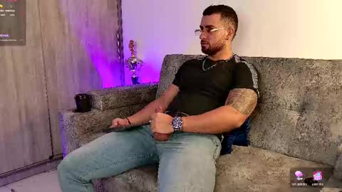 Snapshot of mr_david_cox chatting on 02/27/25, 12:02 David online show from 02/27/25, 12:02