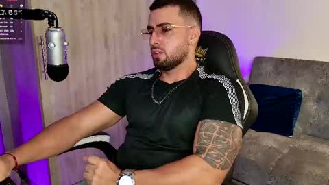 Snapshot of mr_david_cox chatting on 02/28/25, 01:26 David online show from 02/28/25, 01:26