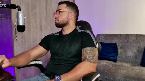 Snapshot of mr_david_cox chatting on 03/03/25, 12:37 David online show from 03/03/25, 12:37