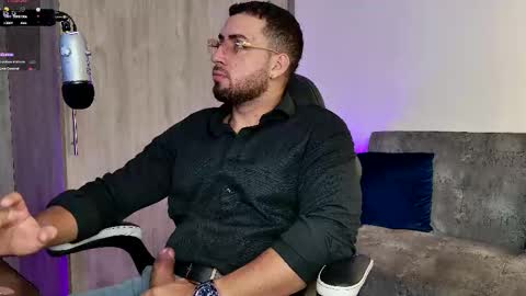 Snapshot of mr_david_cox chatting on 03/06/25, 12:43 David online show from 03/06/25, 12:43