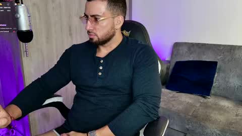 Snapshot of mr_david_cox chatting on 03/06/25, 01:03 David online show from 03/06/25, 01:03