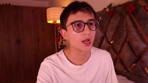 Snapshot of mr_evan1 chatting on 12/04/24, 12:14 Mr Evans online show from 12/04/24, 12:14