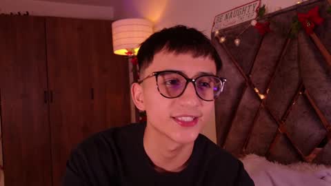 Snapshot of mr_evan1 chatting on 12/06/24, 04:06 Mr Evans online show from 12/06/24, 04:06