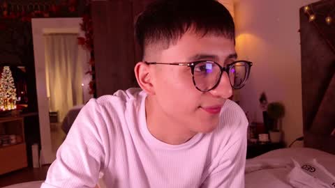 Snapshot of mr_evan1 chatting on 12/09/24, 03:00 Mr Evans online show from 12/09/24, 03:00