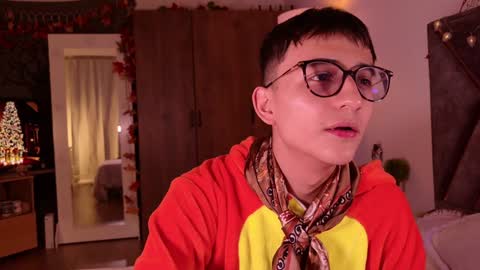 Snapshot of mr_evan1 chatting on 12/12/24, 02:00 Mr Evans online show from 12/12/24, 02:00