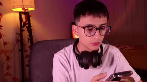 Snapshot of mr_evan1 chatting on 12/13/24, 11:55 Mr Evans online show from 12/13/24, 11:55