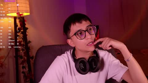 Snapshot of mr_evan1 chatting on 12/13/24, 06:05 Mr Evans online show from 12/13/24, 06:05