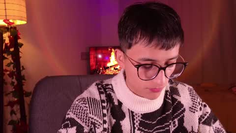 Snapshot of mr_evan1 chatting on 12/17/24, 12:43 Mr Evans online show from 12/17/24, 12:43