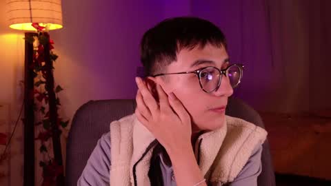 Snapshot of mr_evan1 chatting on 12/20/24, 12:49 Mr Evans online show from 12/20/24, 12:49