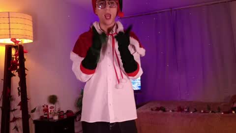 Snapshot of mr_evan1 chatting on 12/24/24, 01:39 Mr Evans online show from 12/24/24, 01:39