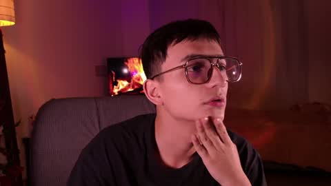 Snapshot of mr_evan1 chatting on 12/27/24, 12:34 Mr Evans online show from 12/27/24, 12:34