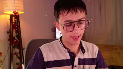 Snapshot of mr_evan1 chatting on 12/28/24, 02:32 Mr Evans online show from 12/28/24, 02:32