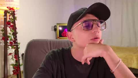 Snapshot of mr_evan1 chatting on 01/11/25, 01:01 Mr Evans online show from 01/11/25, 01:01