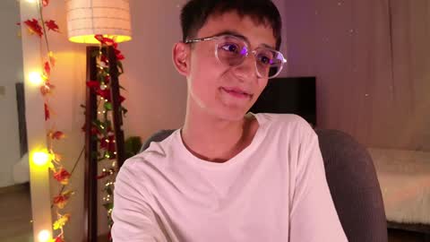 Snapshot of mr_evan1 chatting on 01/24/25, 03:24 Mr Evans online show from 01/24/25, 03:24