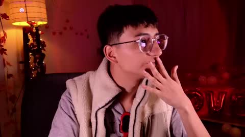 Snapshot of mr_evan1 chatting on 02/10/25, 02:05 Mr Evans online show from 02/10/25, 02:05