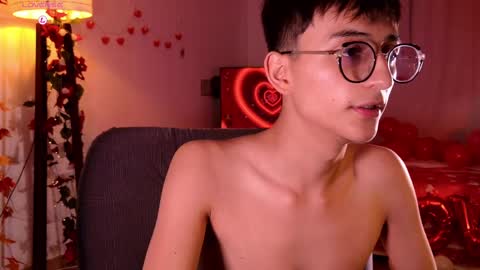 Snapshot of mr_evan1 chatting on 02/11/25, 03:18 Mr Evans online show from 02/11/25, 03:18