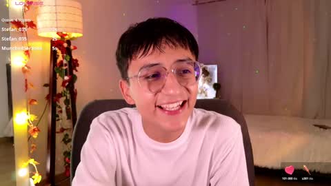 Snapshot of mr_evan1 chatting on 02/18/25, 01:44 Mr Evans online show from 02/18/25, 01:44