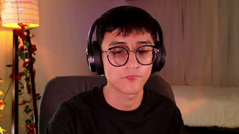 Snapshot of mr_evan1 chatting on 02/19/25, 05:27 Mr Evans online show from 02/19/25, 05:27